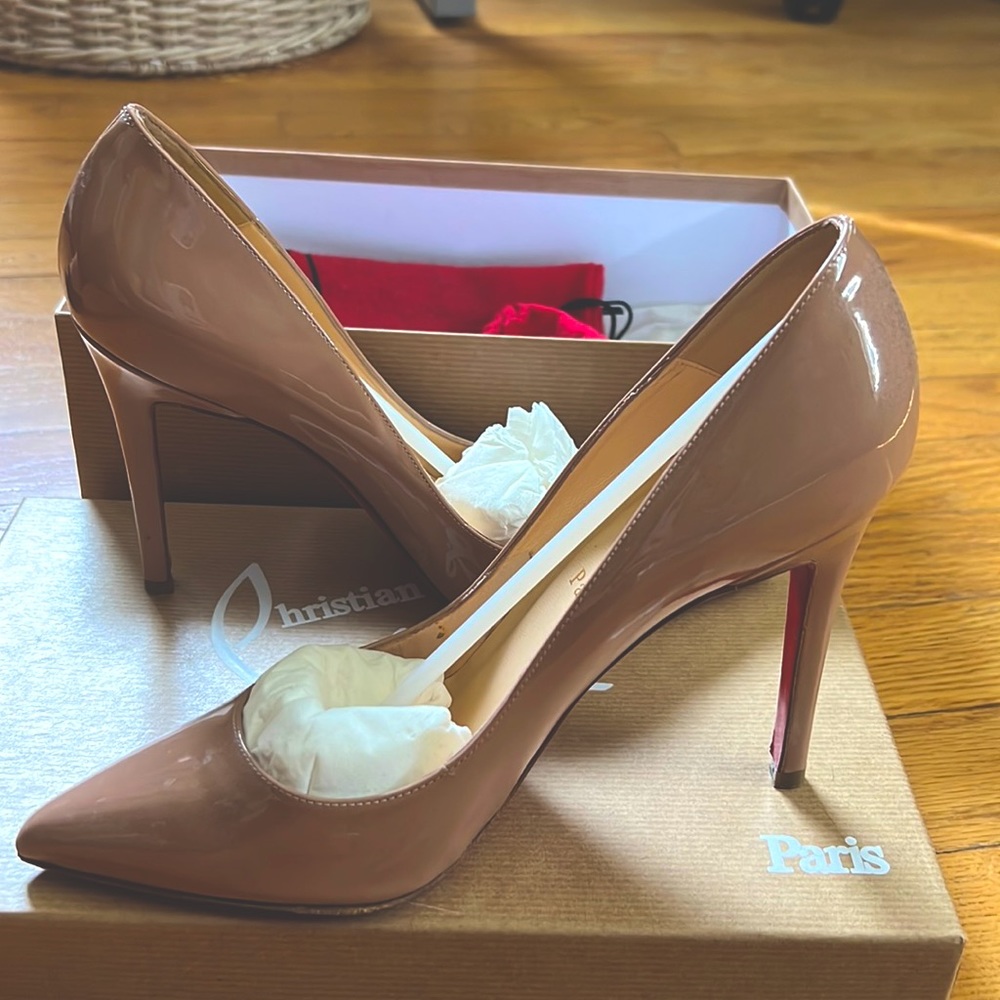 Christian Louboutin Heels. Pointed Toe Patent Leather